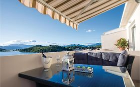 Awesome Apartment In Blace With House Sea View