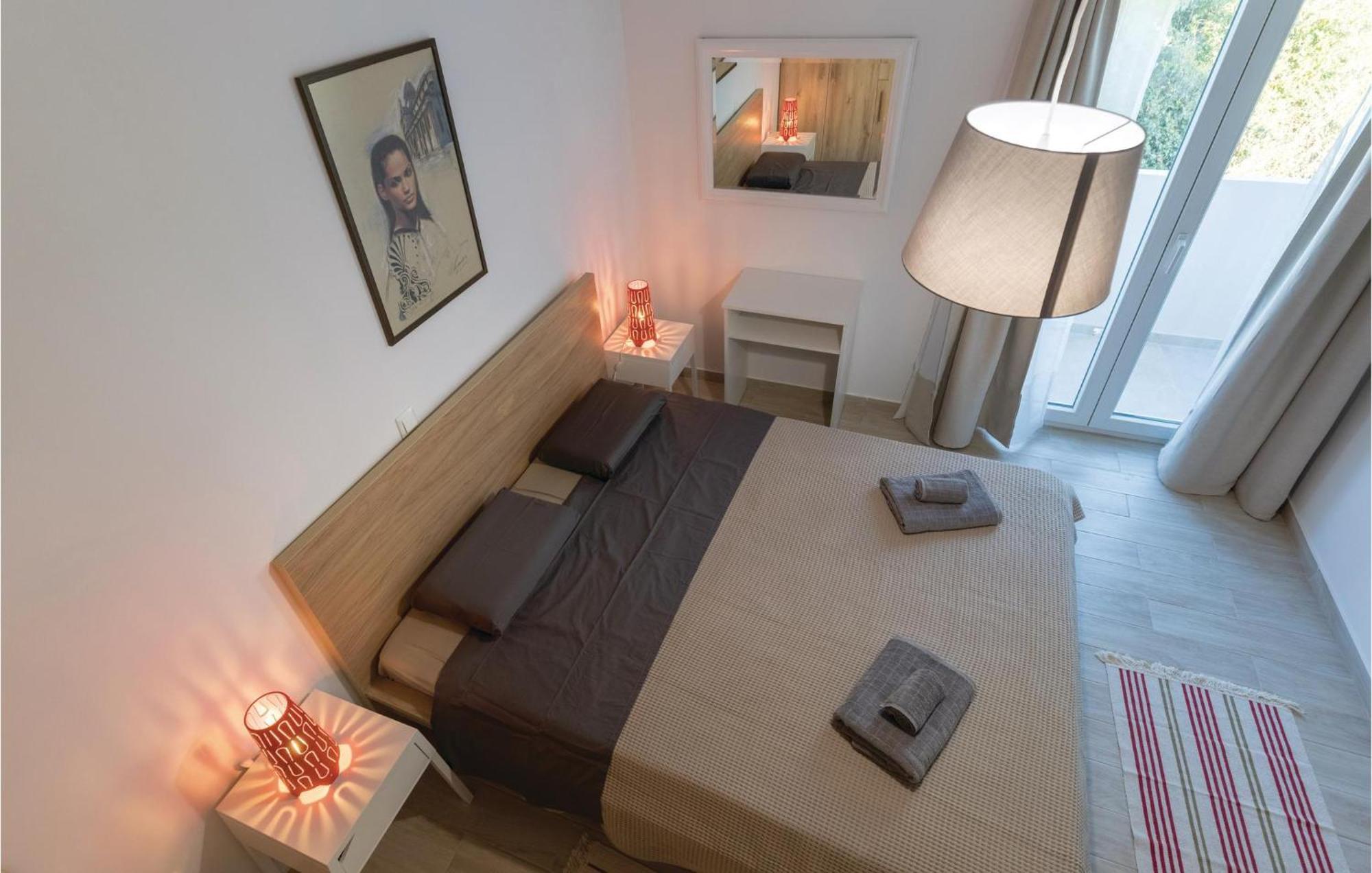 Awesome Apartment In Blace With House Sea View Zewnętrze zdjęcie